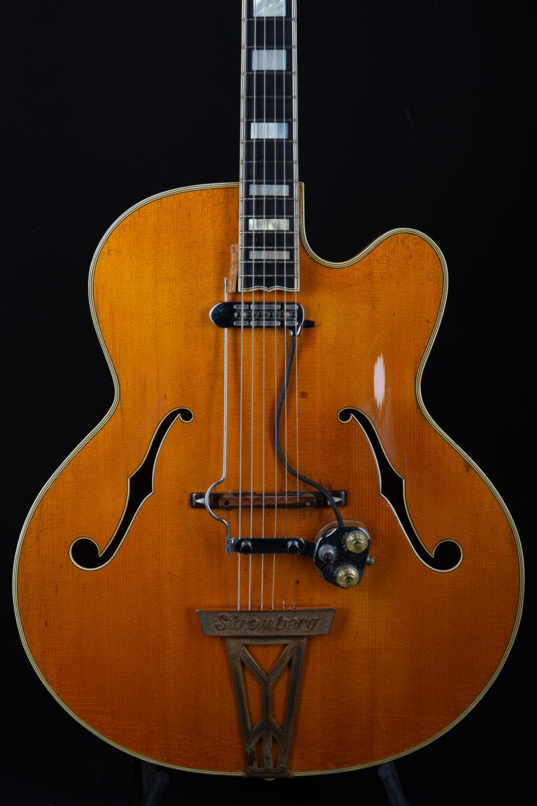 1952 Stromberg Master 400 Cutaway – Blond (Chinery Collection)