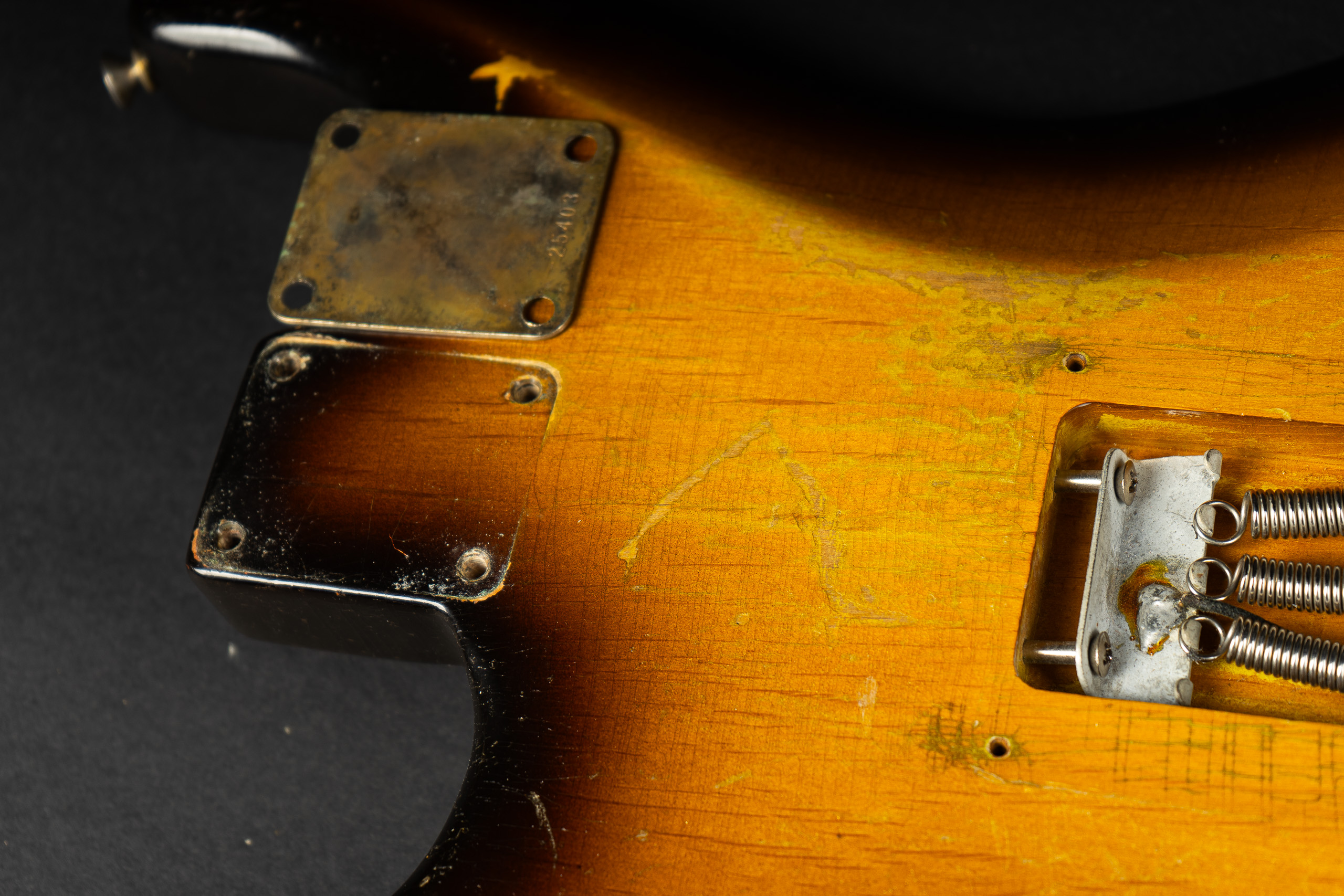 1958 Fender Stratocaster Gold Hardware – Two-Tone Sunburst (1957 specs)