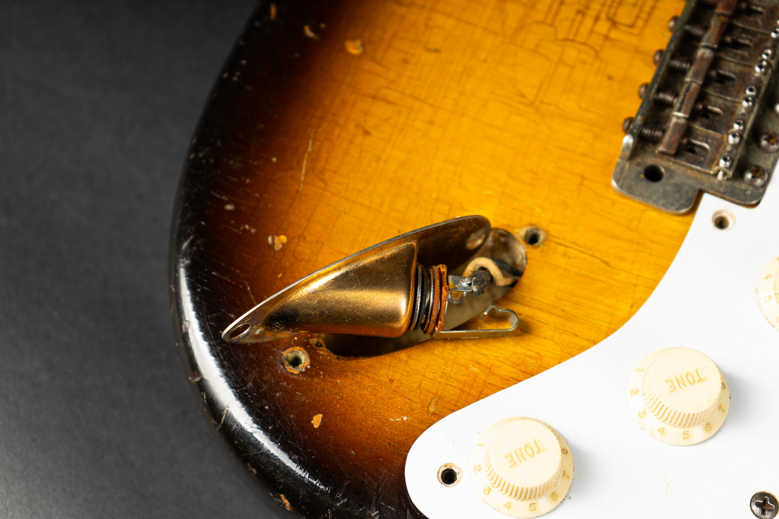 1958 Fender Stratocaster Gold Hardware – Two-Tone Sunburst (1957 specs)