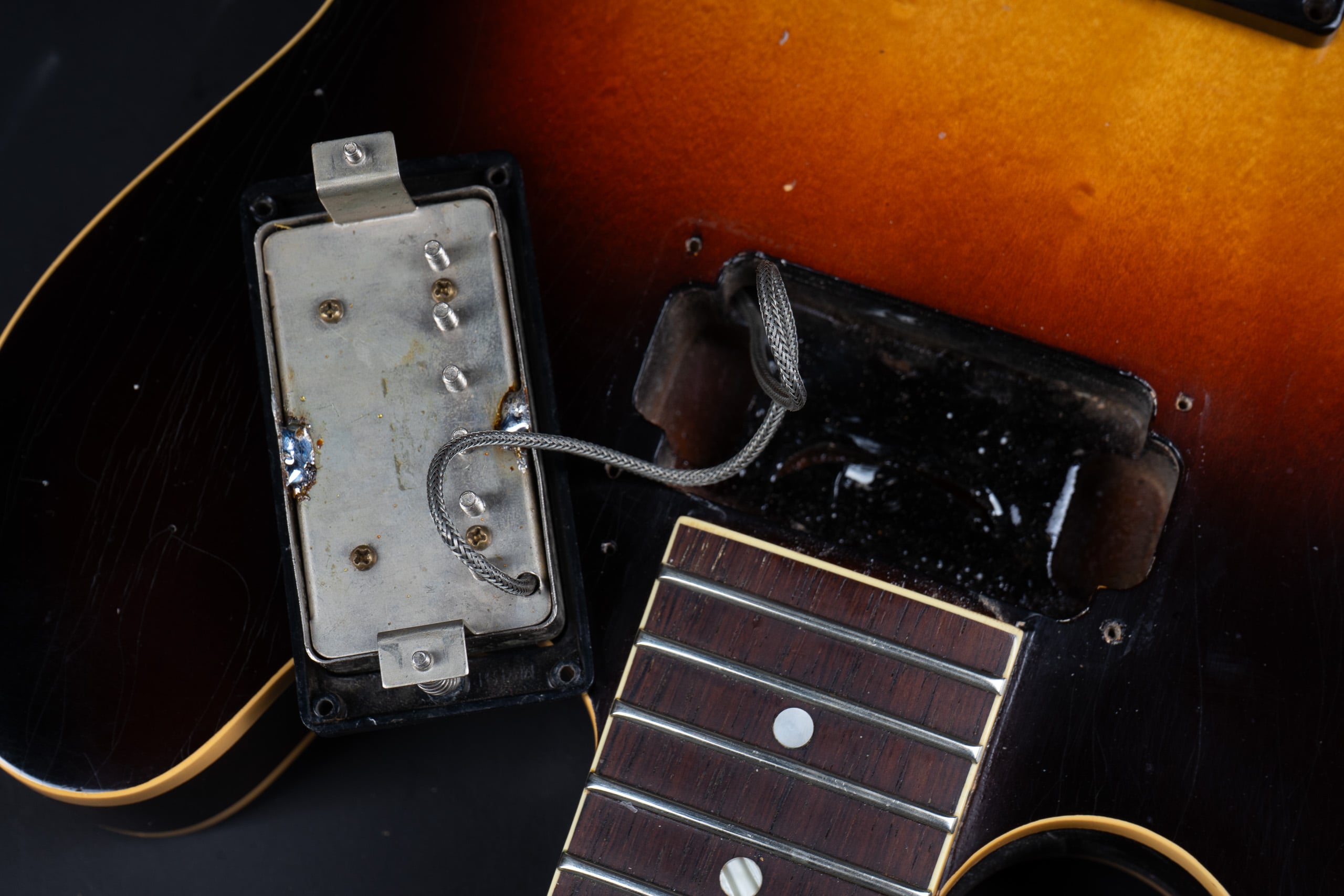1959 Gibson ES-335 Dot Neck – Sunburst (Refin) Ex Axel Heilhecker / Wesley Plass