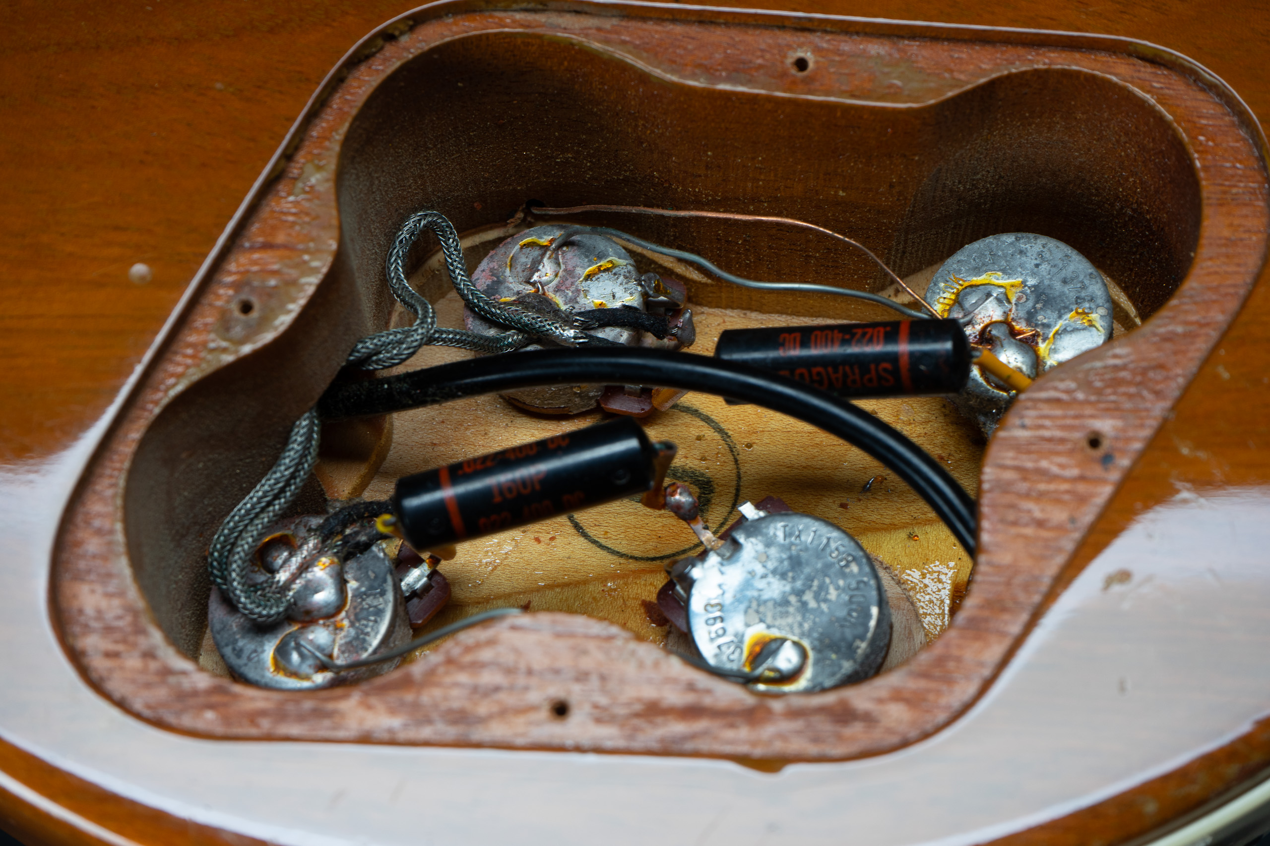 1969 Gibson Les Paul Deluxe – Goldtop