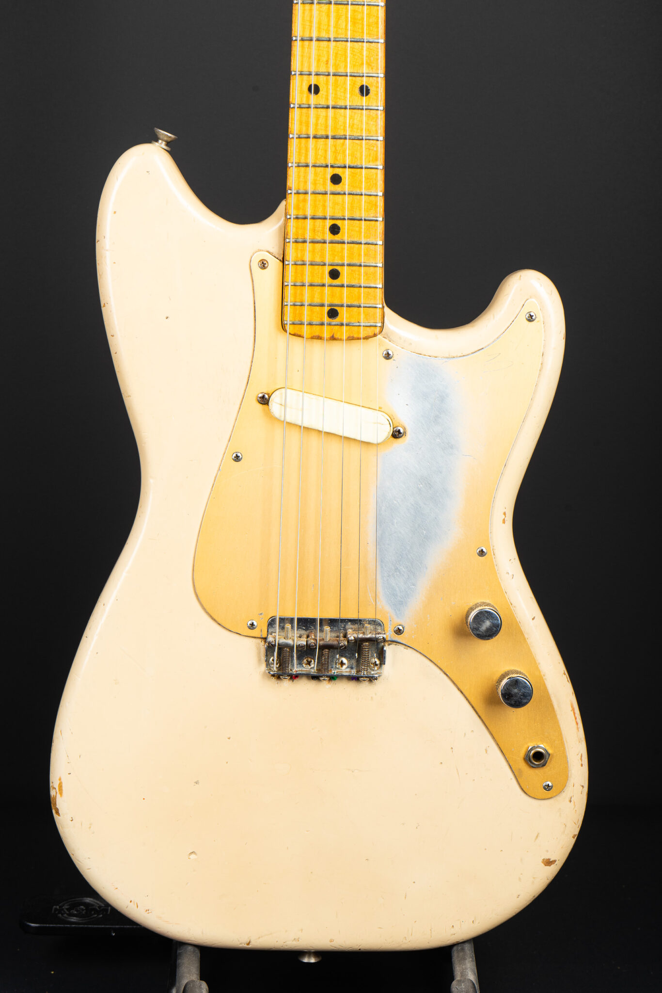 1957 Fender Musicmaster – Desert Sand – GuitarPoint