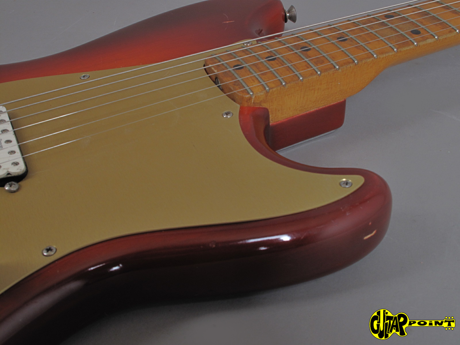 1959 Fender Musicmaster Mod – Sunburst – GuitarPoint
