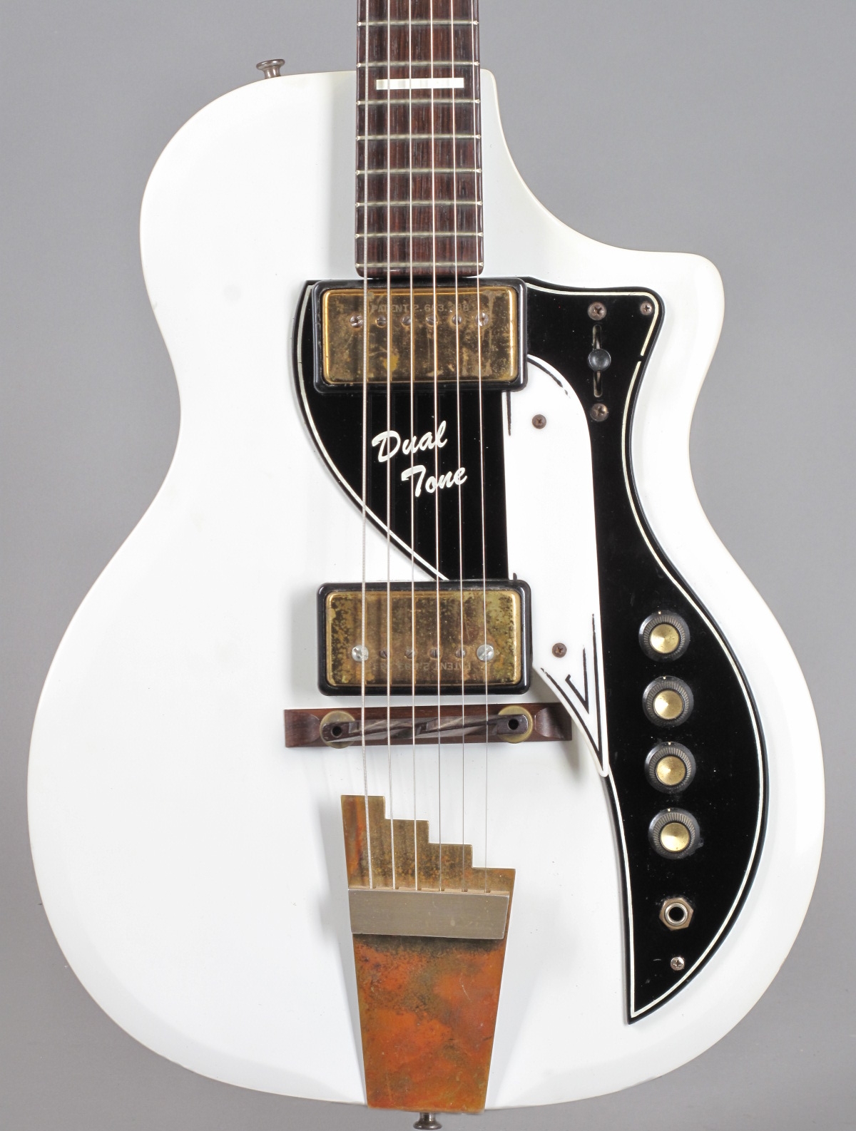 1959 Supro Dual Tone – White – GuitarPoint