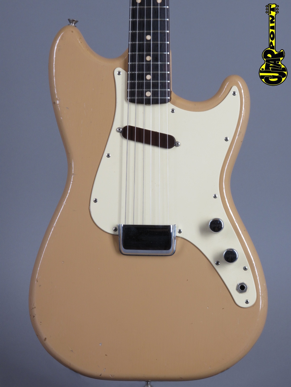 1961 Fender Musicmaster Desert Sand Guitarpoint