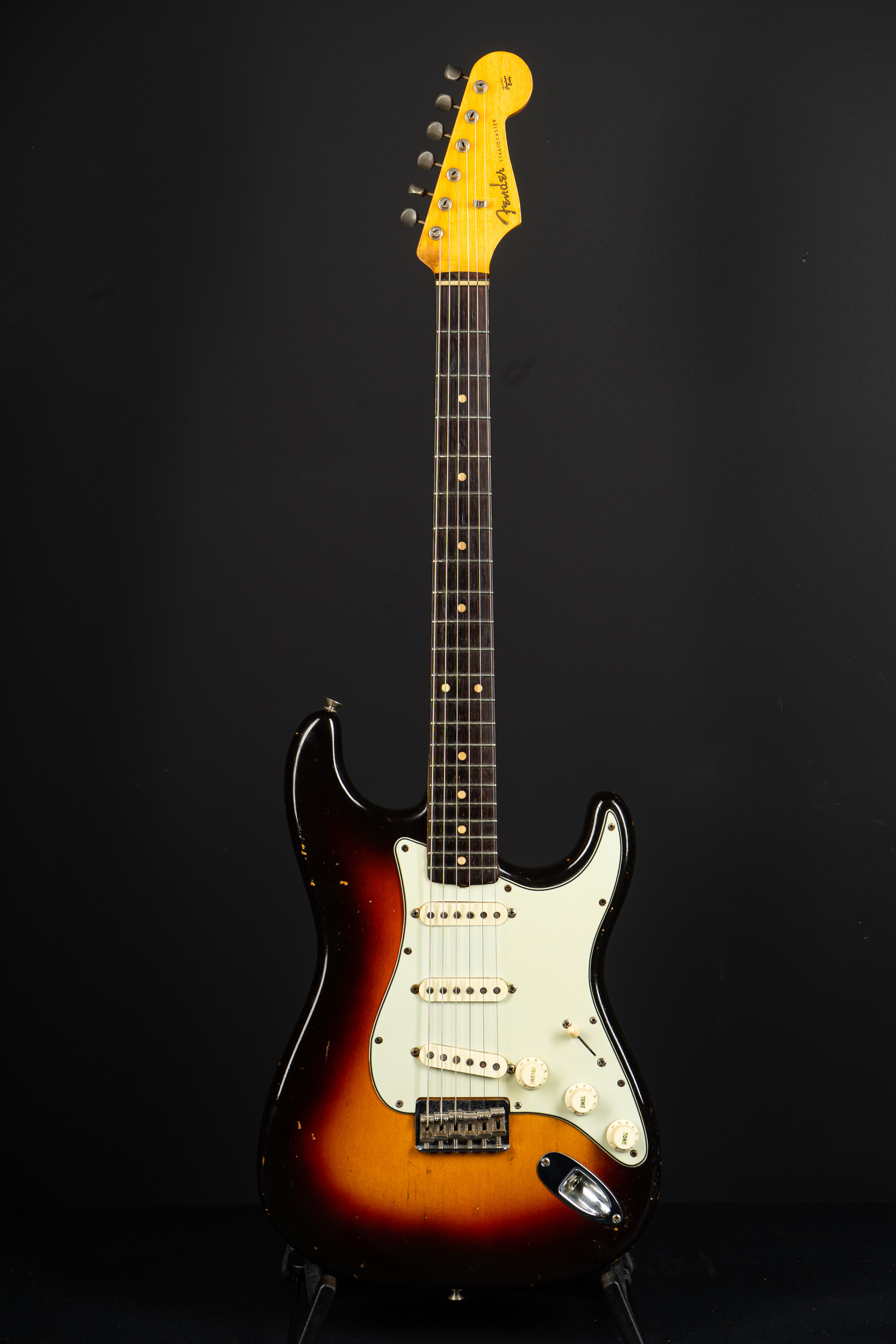 1961 Fender Stratocaster Hardtail - Sunburst - GuitarPoint