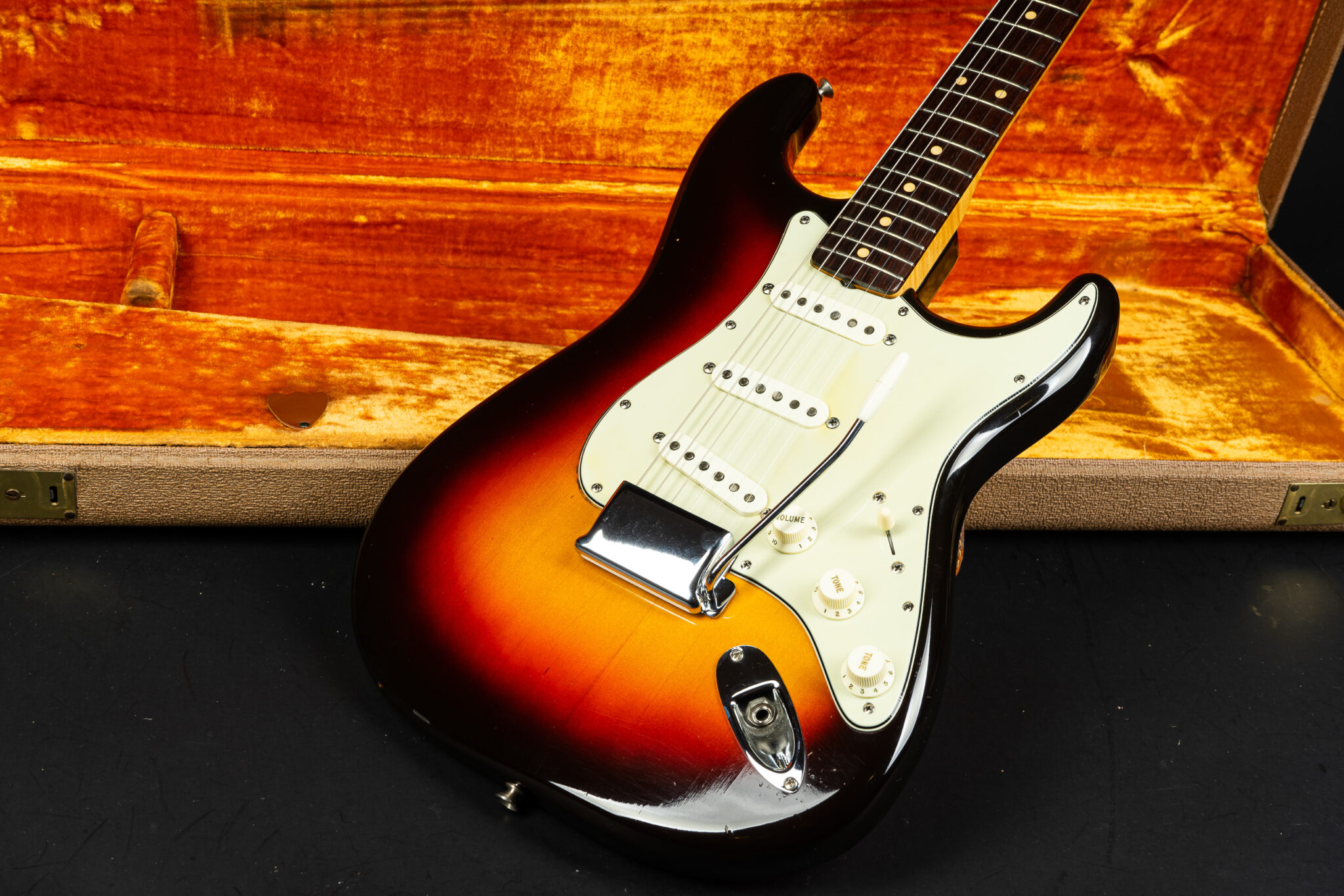 1961 Fender Stratocaster – Sunburst …near mint! – GuitarPoint