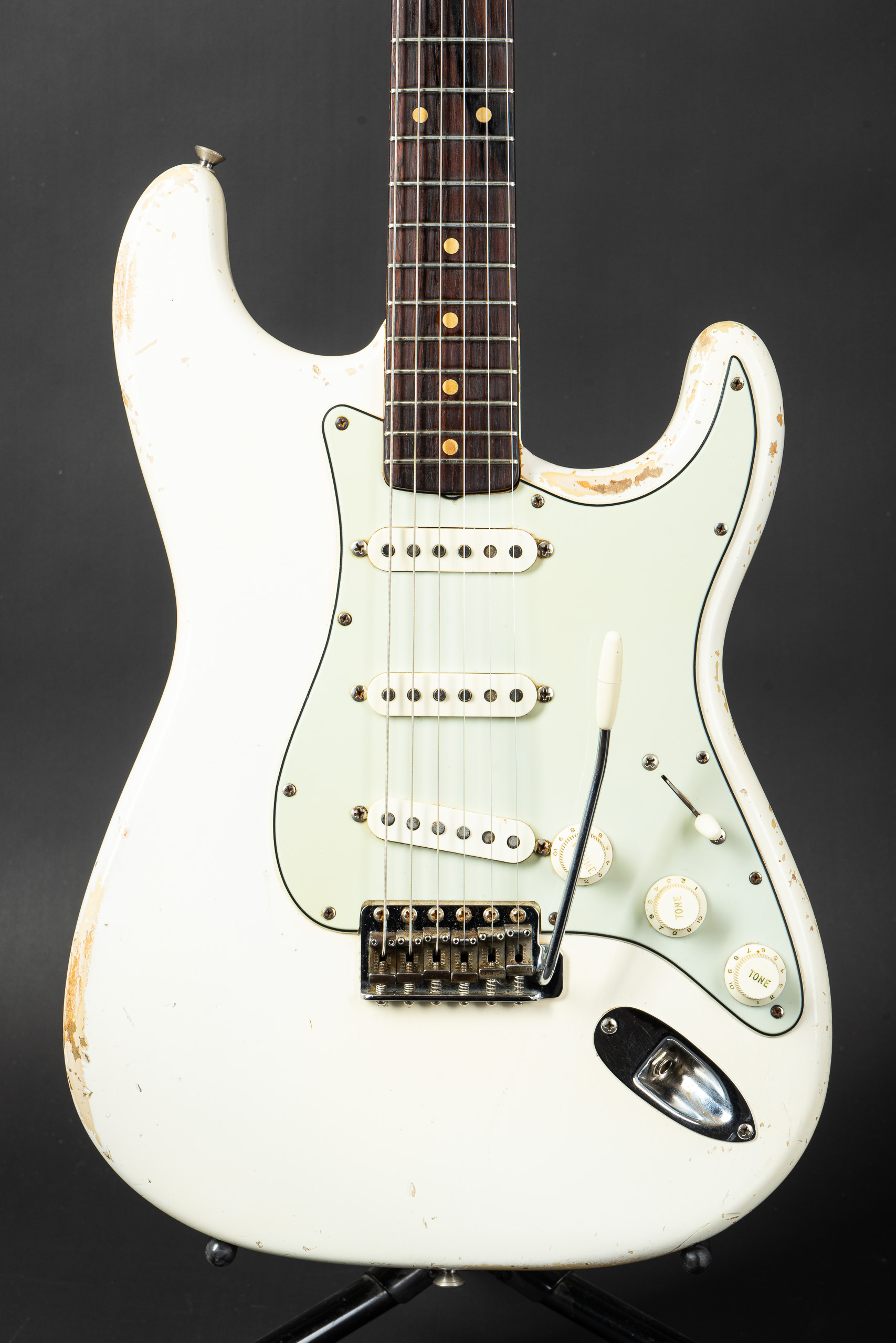 1962 Fender Stratocaster – Olympic White w/Slabboard – GuitarPoint
