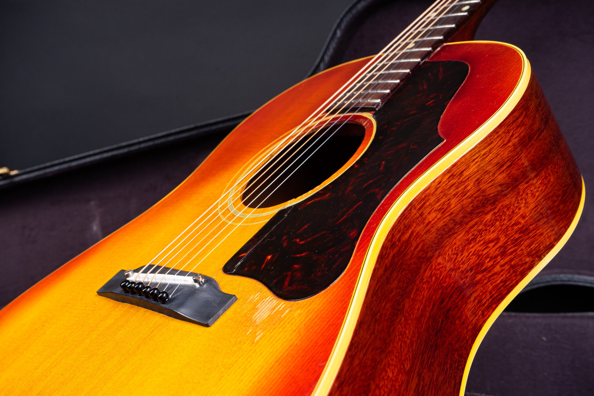 1962 Gibson J-45 – Sunburst – GuitarPoint