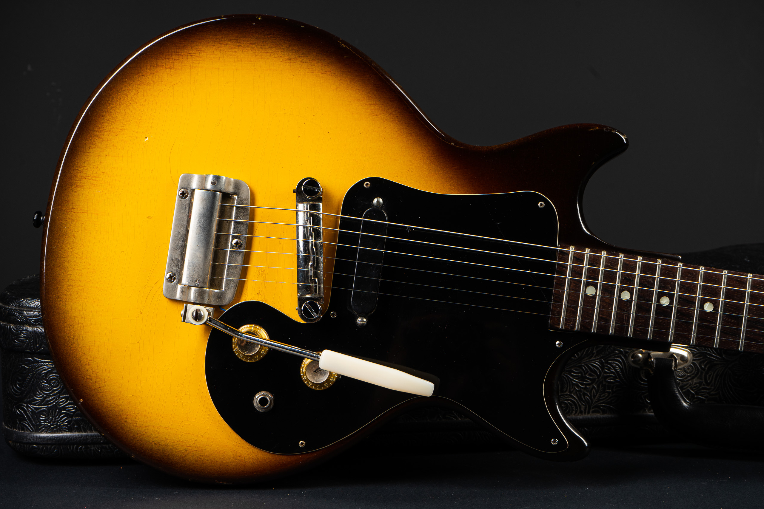 1962 Gibson Melody Maker – Sunburst – GuitarPoint