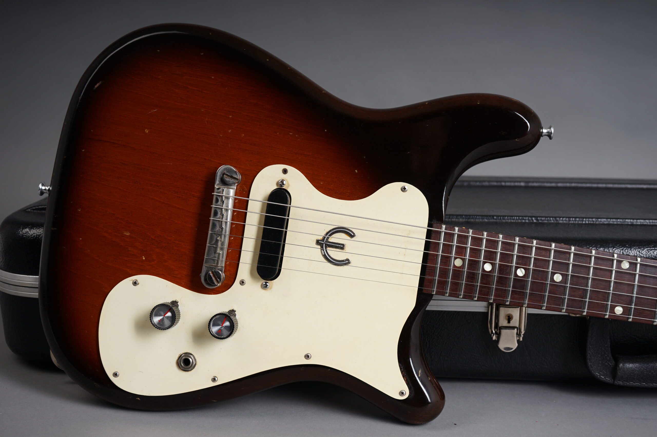 1963 Epiphone Olympic - Sunburst - GuitarPoint