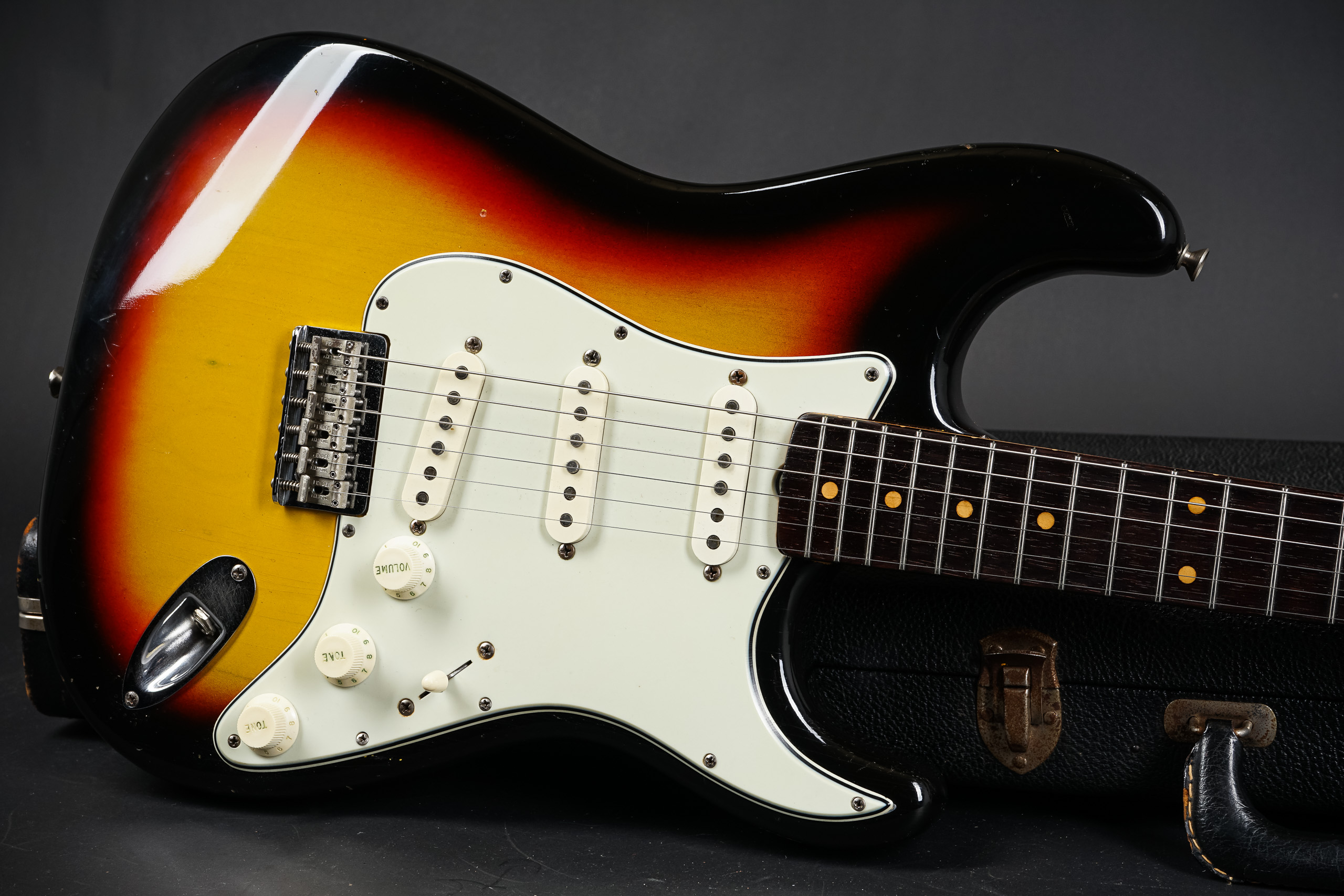 1963 Fender Stratocaster Hardtail - Sunburst - GuitarPoint