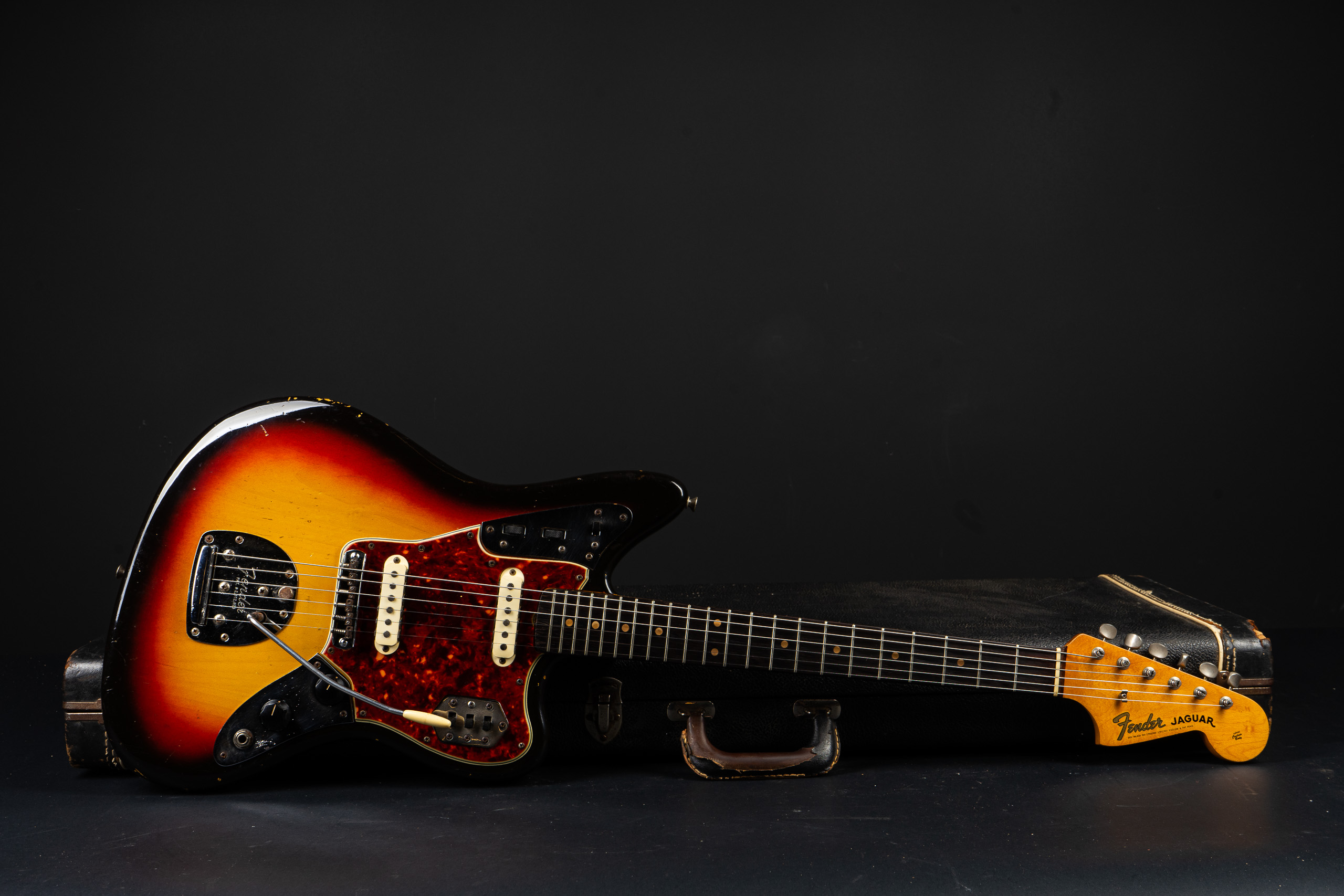 1964 Fender Jaguar – Sunburst – GuitarPoint
