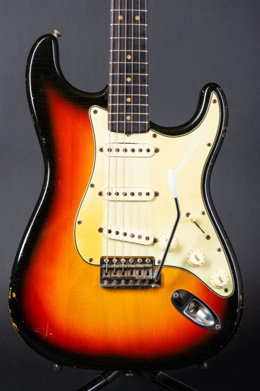 1964 Fender Stratocaster - 3-tone Sunburst - GuitarPoint