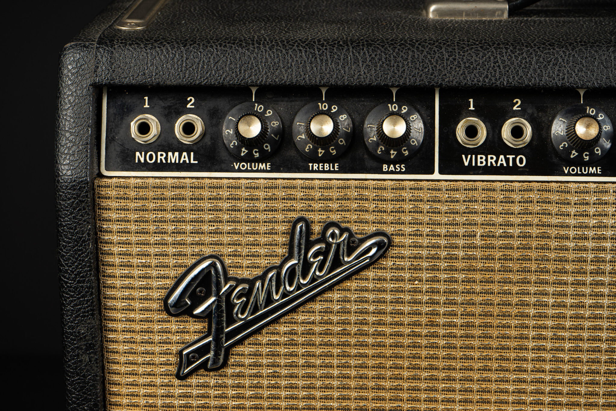 1965 Fender Deluxe Reverb AB763 – Blackface – GuitarPoint