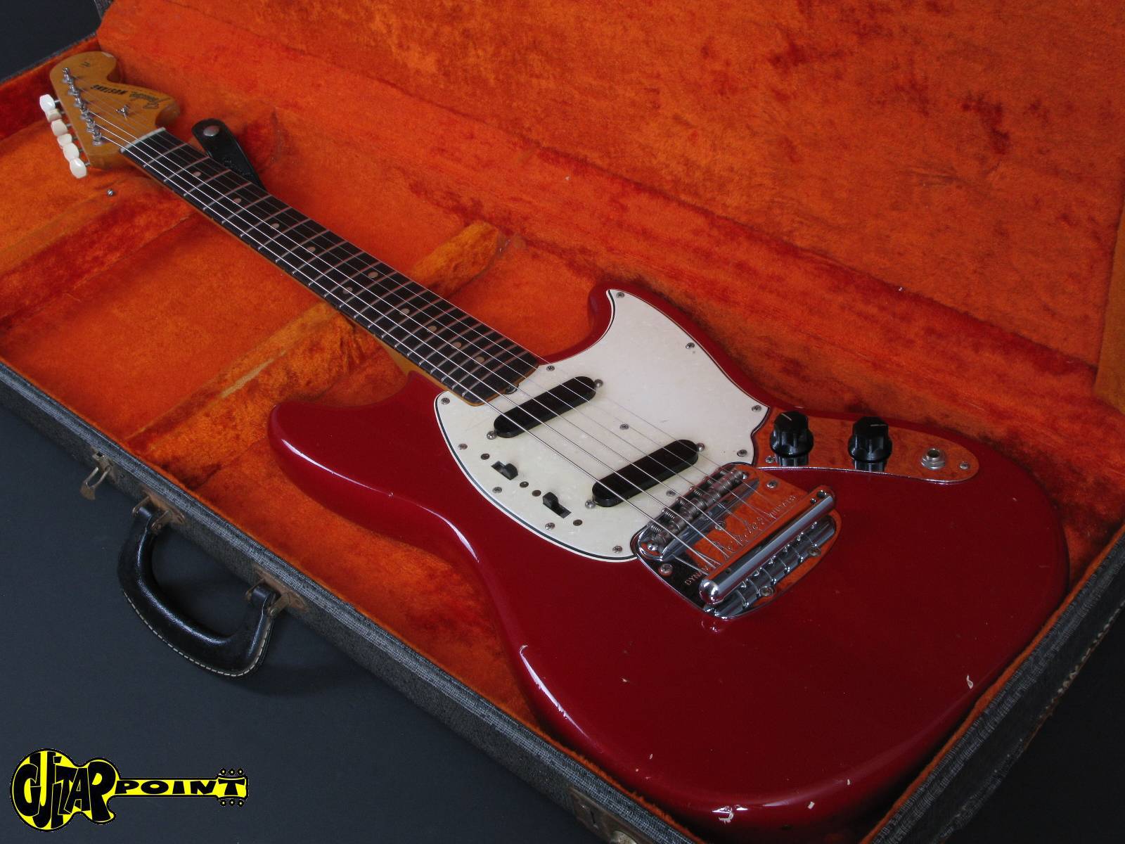1965 Fender Mustang – Dakota Red incl. orig. Case – GuitarPoint