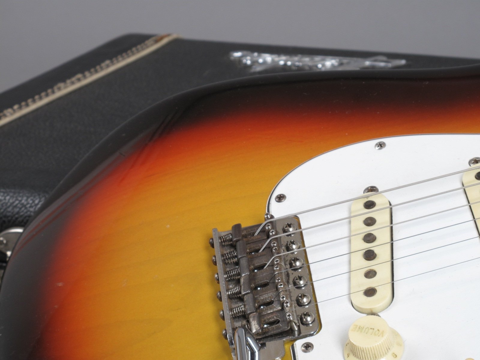 1965 Fender Stratocaster – 3t-Sunburst – GuitarPoint