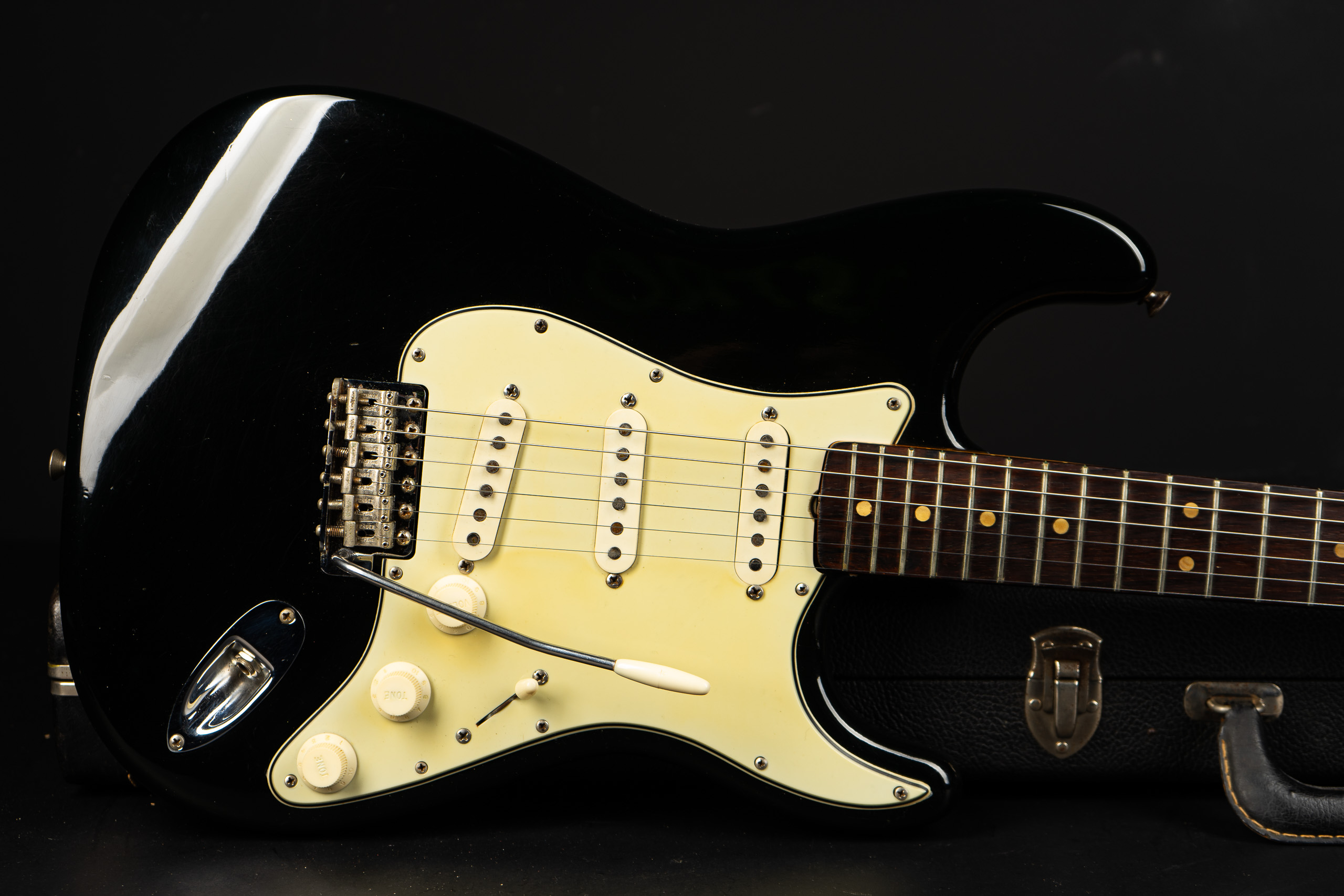 1965 Fender Stratocaster - Black - GuitarPoint