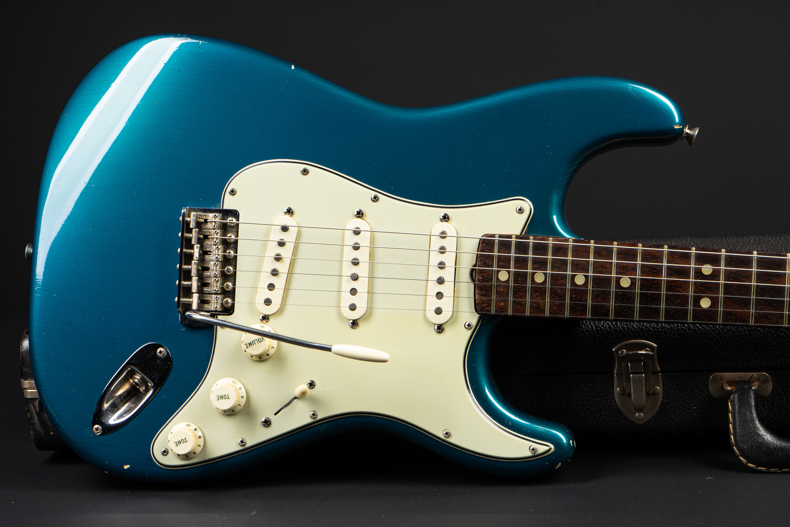 1965 Fender Stratocaster - Lake Placid Blue - GuitarPoint