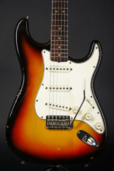 1965 Fender Stratocaster - Sunburst