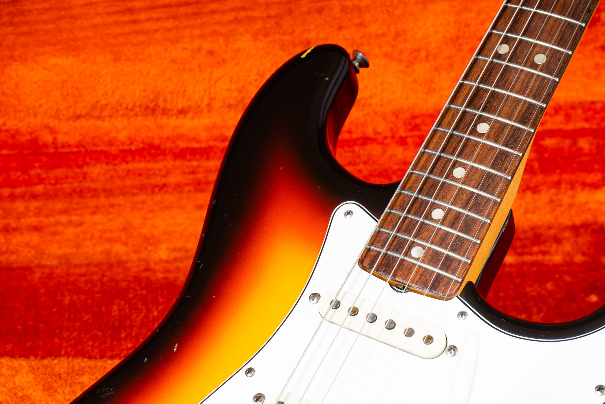 1965 Fender Stratocaster – Sunburst – GuitarPoint