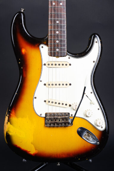 1965 Fender Stratocaster - Sunburst