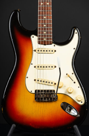 1965 Fender Stratocaster - Sunburst