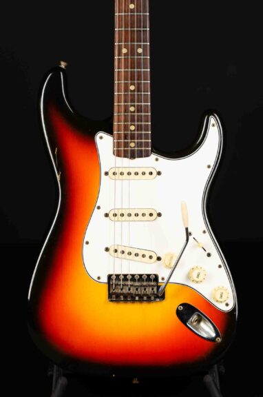 1965 Fender Stratocaster -  Sunburst