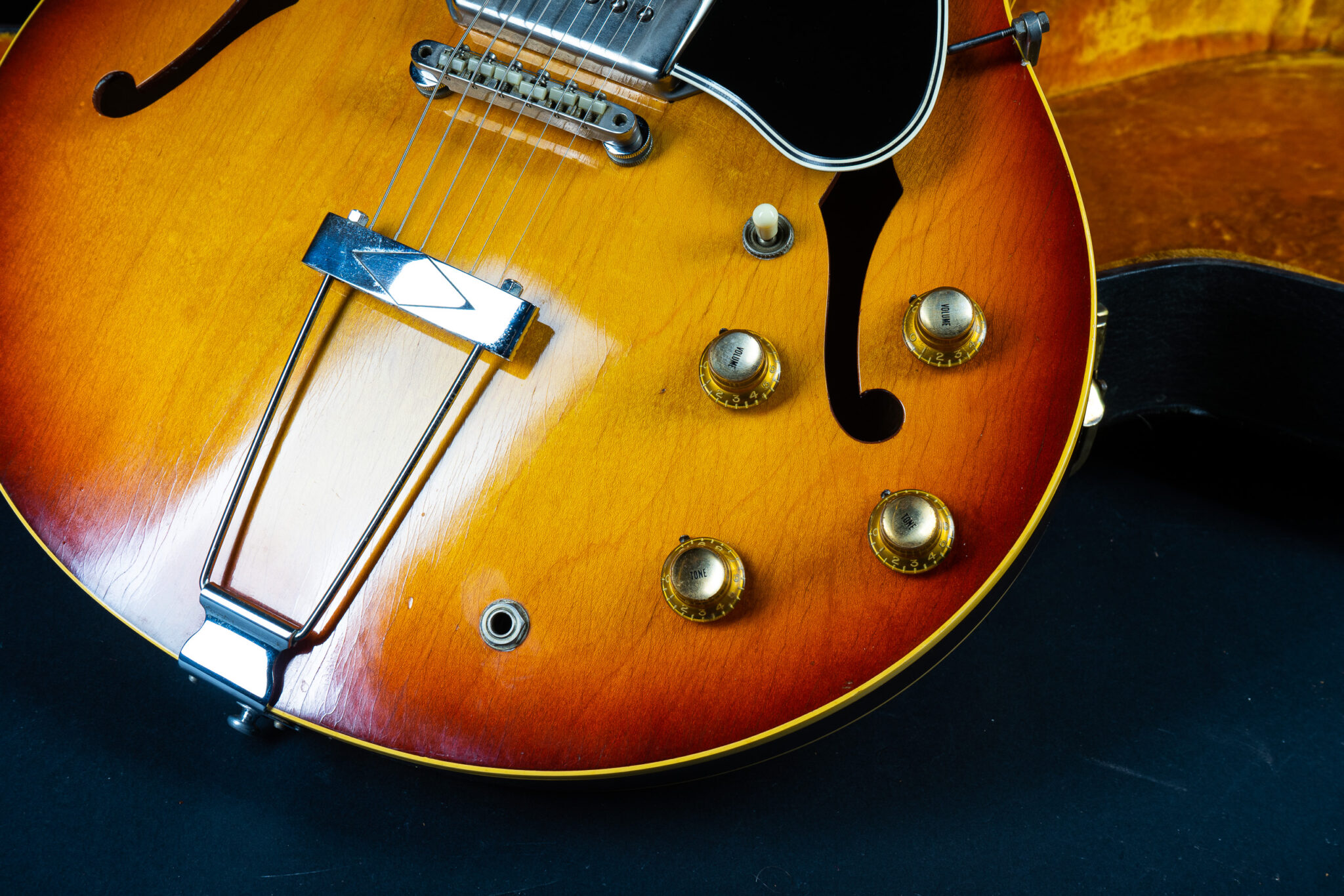 ギター Gibson 1965 ES-330TD 1965 Gibson ES-330 TD – Sunburst – GuitarPoint