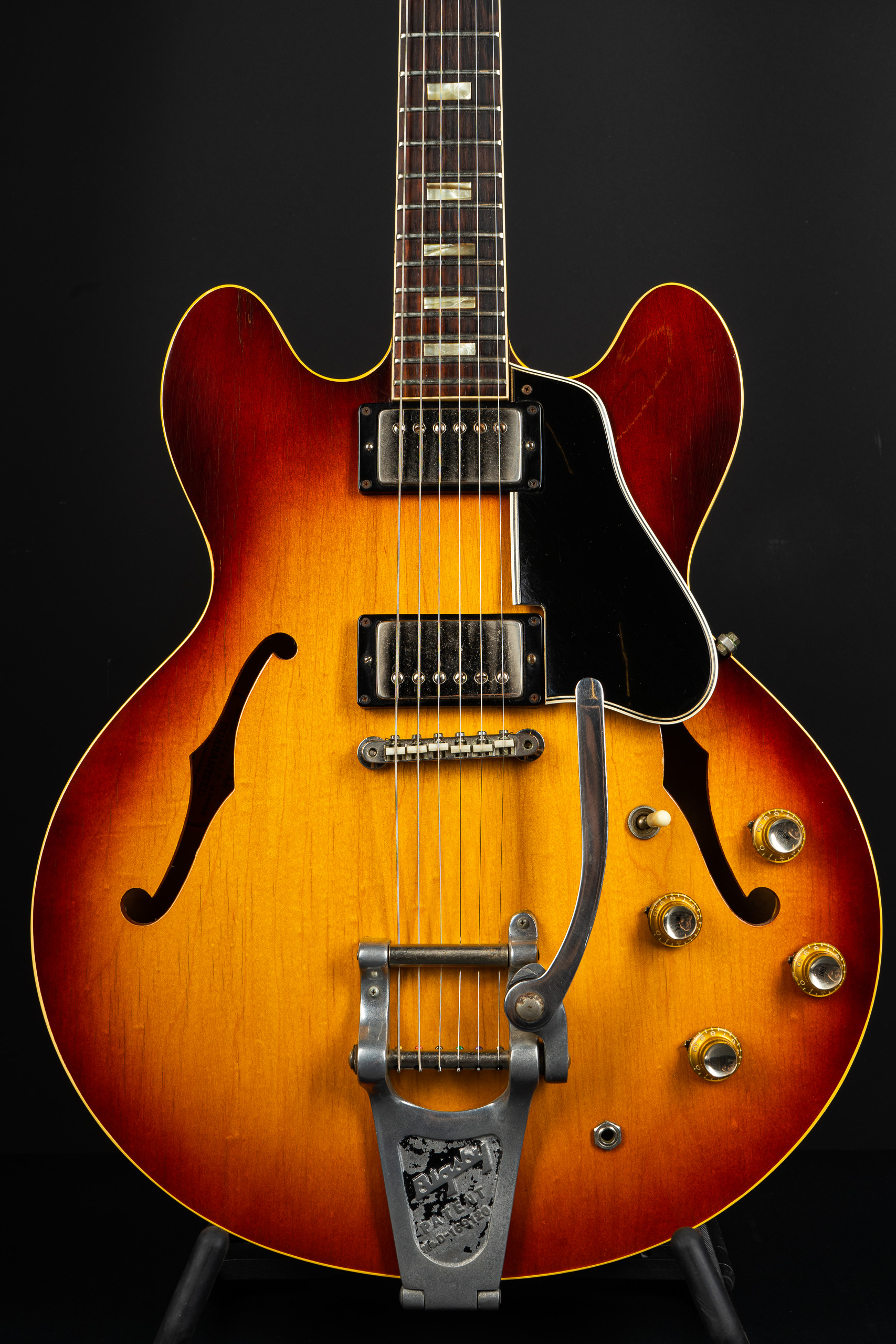 1965 Gibson ES-335 Bigsby – Sunburst – GuitarPoint
