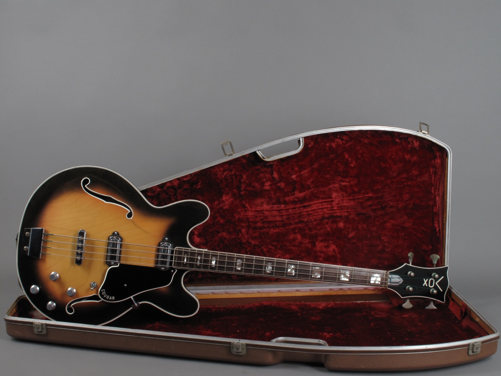 1965 Vox V214 Cougar Bass – Sunburst – GuitarPoint