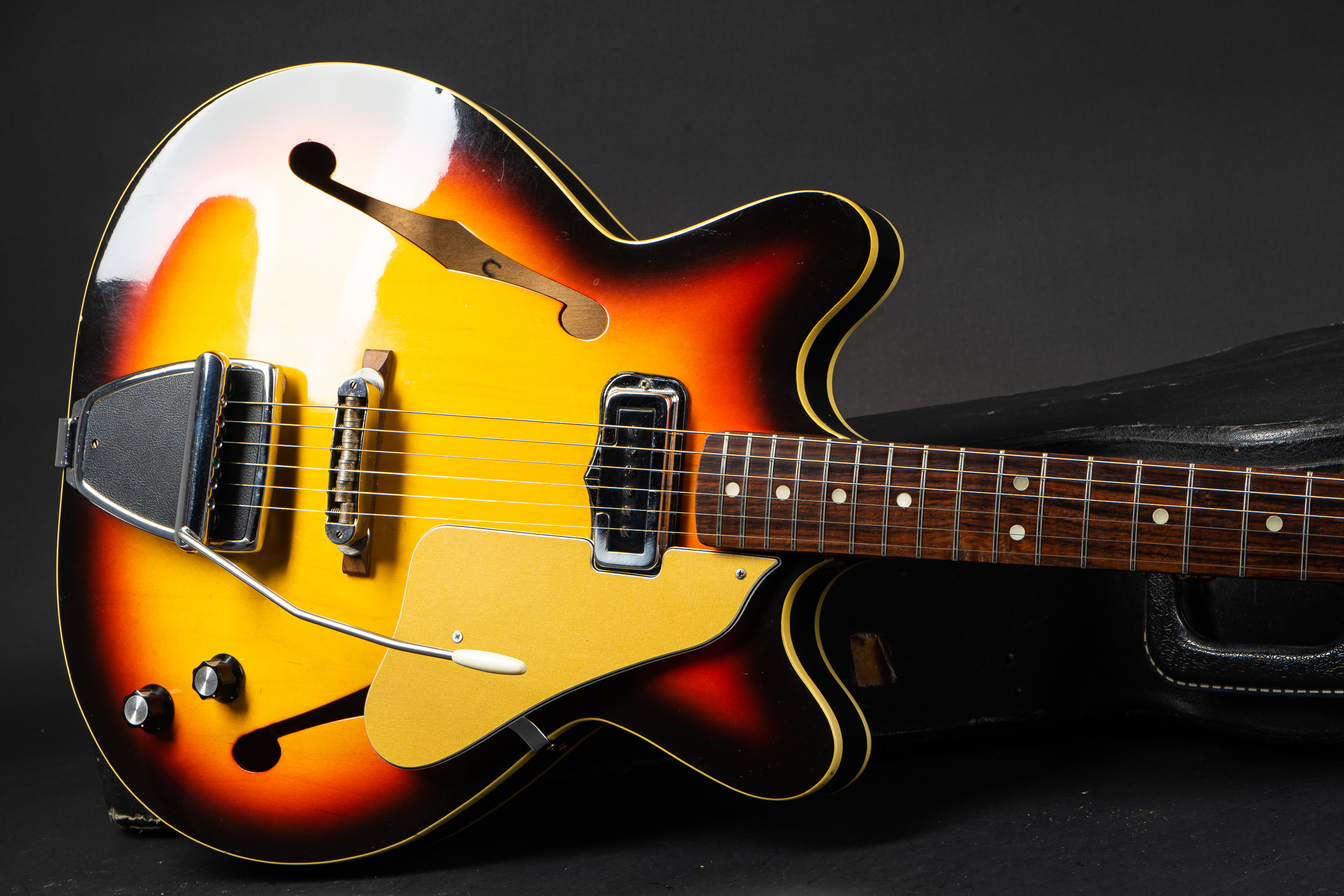 1966 Fender Coronado I - Sunburst - GuitarPoint