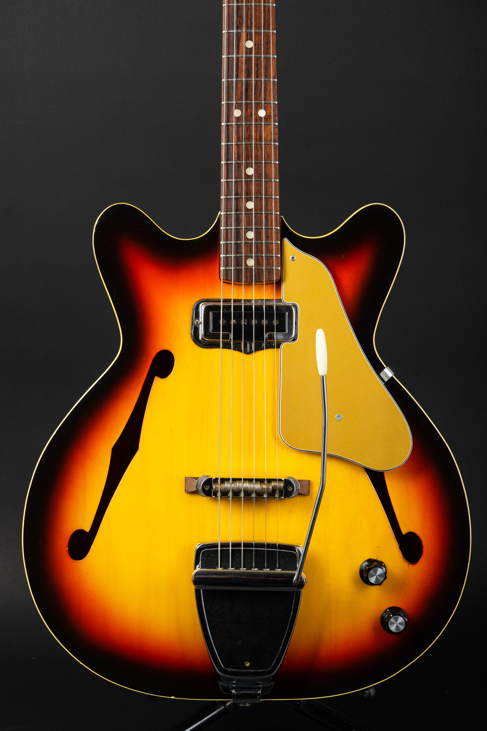 1966年 Fender coronado Ⅰ　改造されている、、、 1966 Fender Coronado I – Sunburst – GuitarPoint