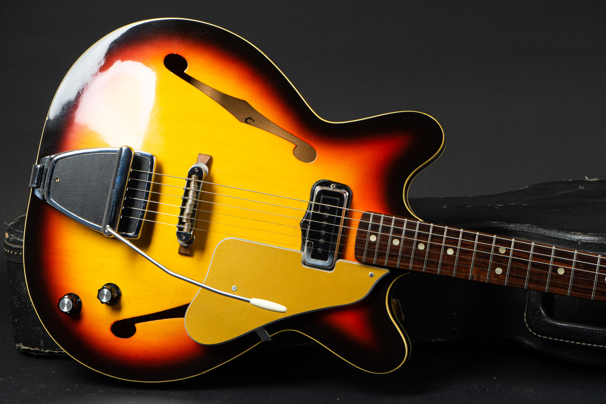 1966 Fender Coronado I – Sunburst – GuitarPoint