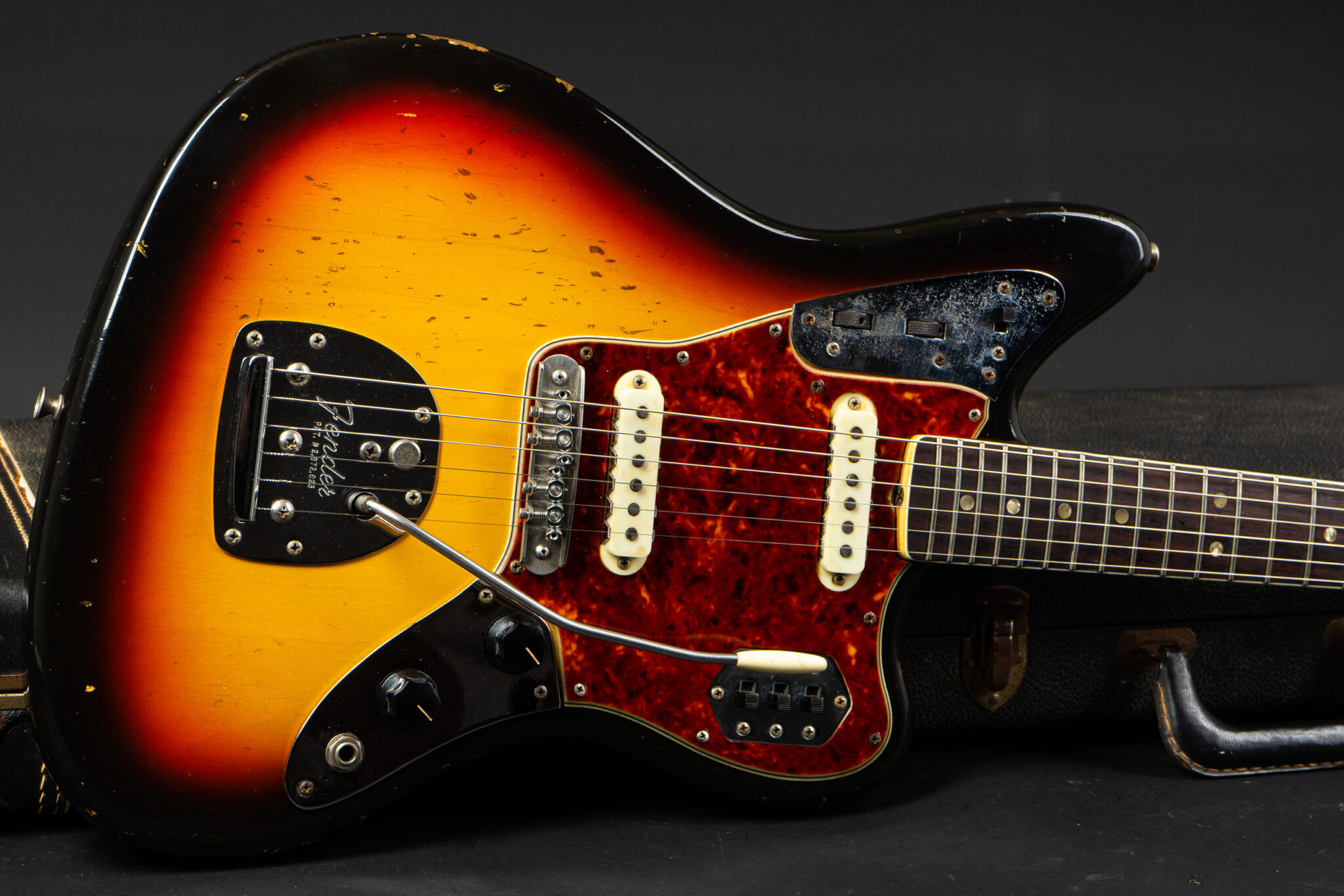 Fender Jaguar Sunburst 【1966年製】 1966 Fender Jaguar Sunburst | The Music Zoo