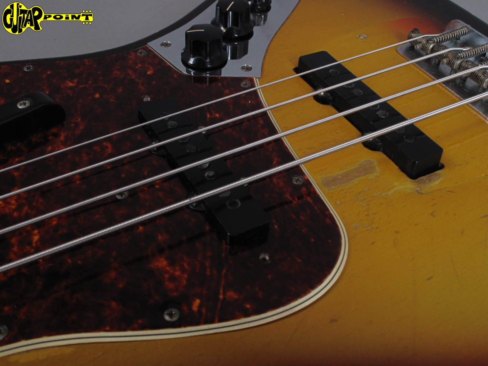 1966 Fender Jazz Bass 3 Tone Sunburst Guitarpoint 4068