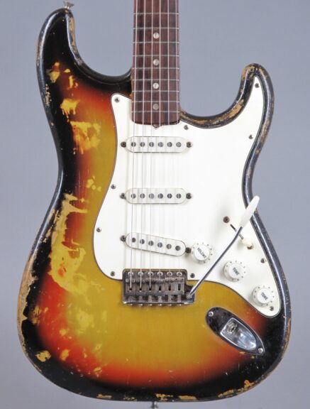 1966 Fender Stratocaster - 3-tone Sunburst