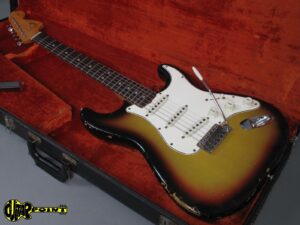 1966 Fender Stratocaster - 3t-Sunburst GuitarPoint