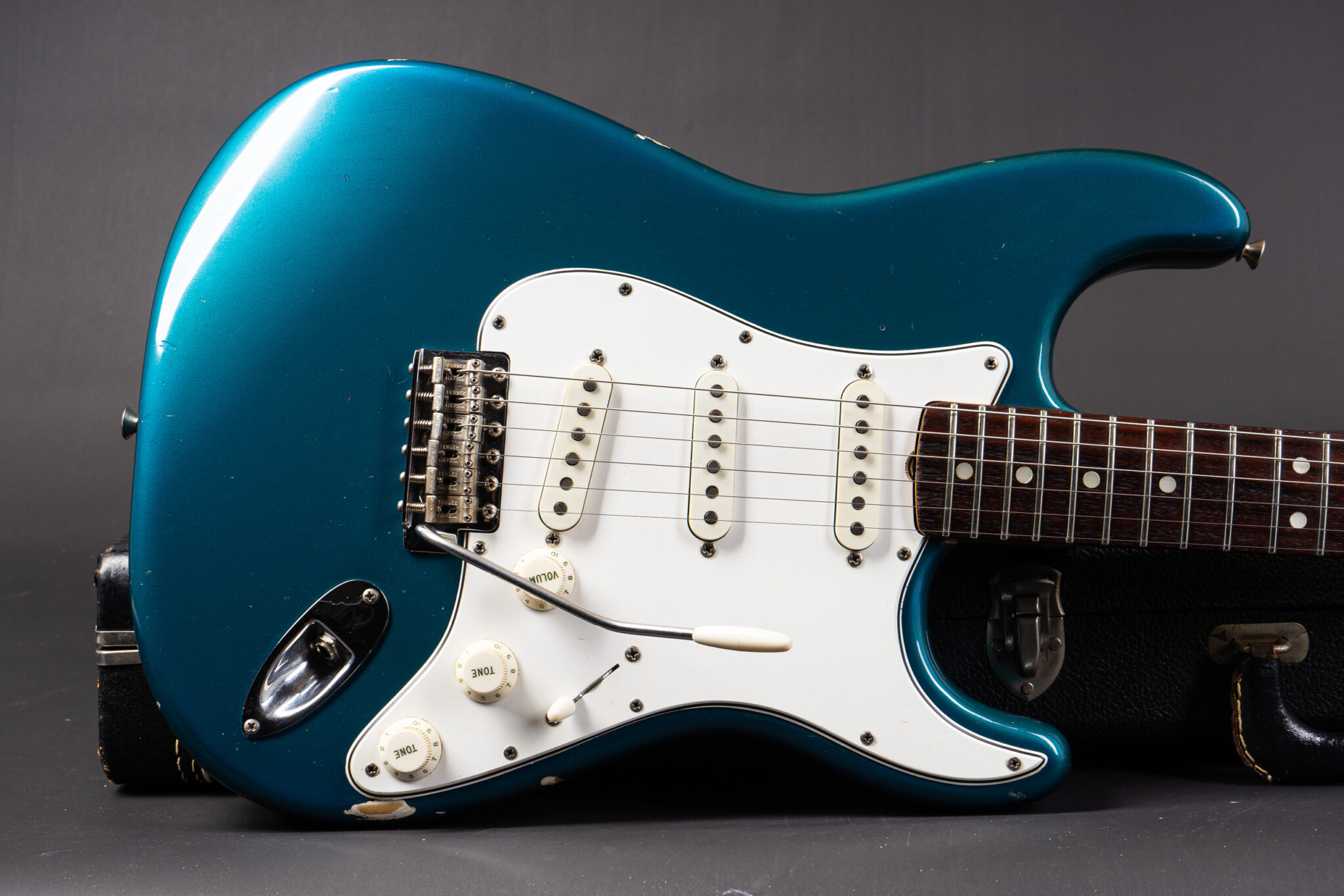 https://guitarpoint.de/app/uploads/products/1966-fender-stratocaster-lake-placid-blue/1966-Fender-Stratocaster-Lake-Placid-Blue-117398-11-2048x1366.jpg