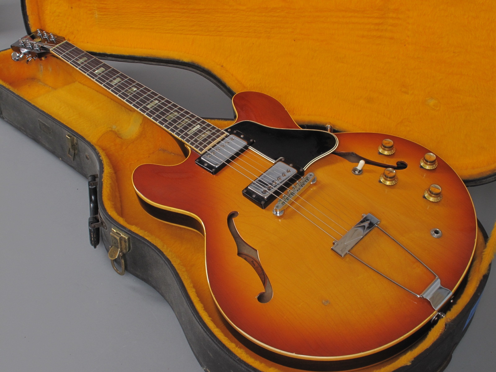 1966 Gibson ES-335 TD - Sunburst - GuitarPoint