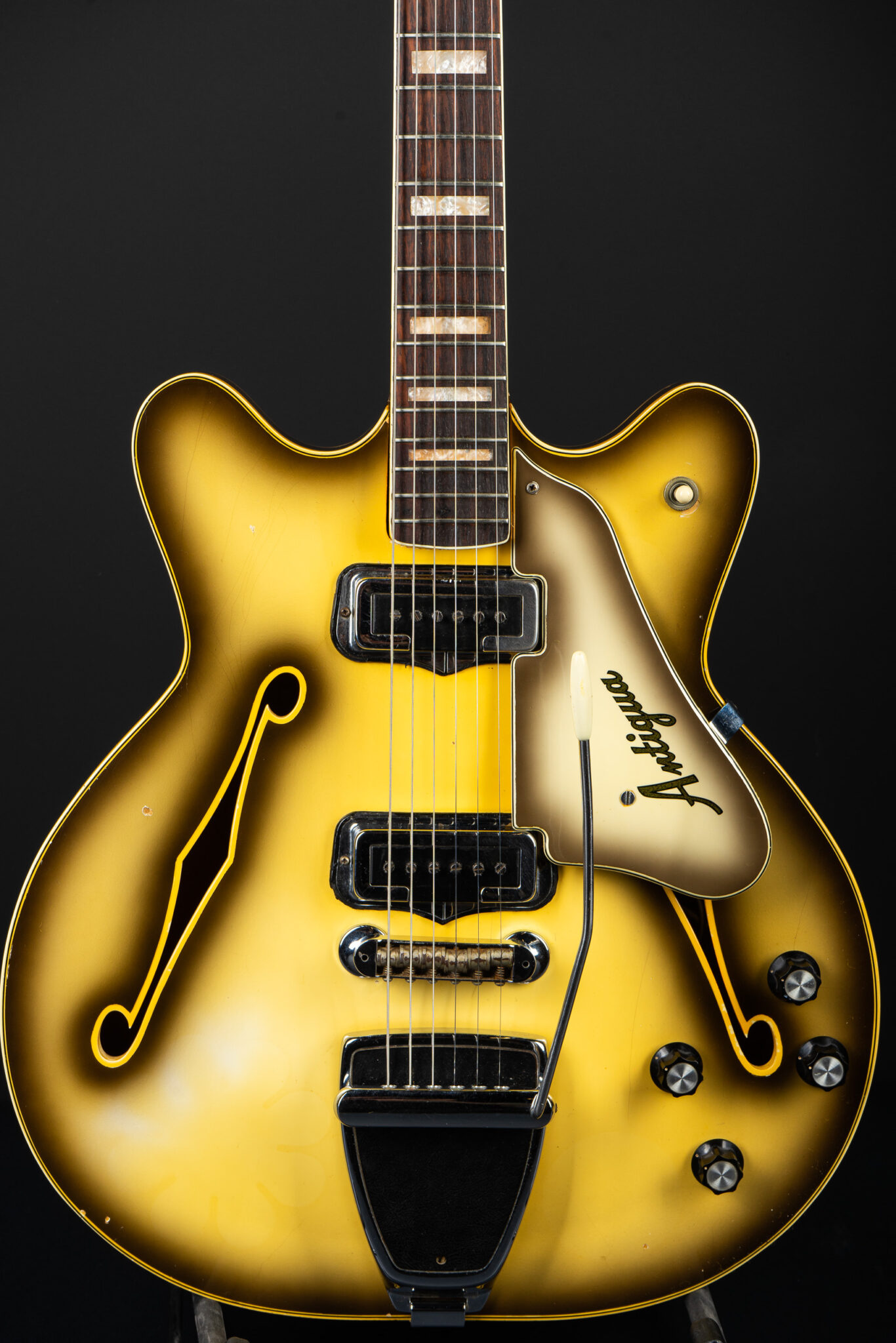 1967 Fender Coronado II – Antigua – GuitarPoint