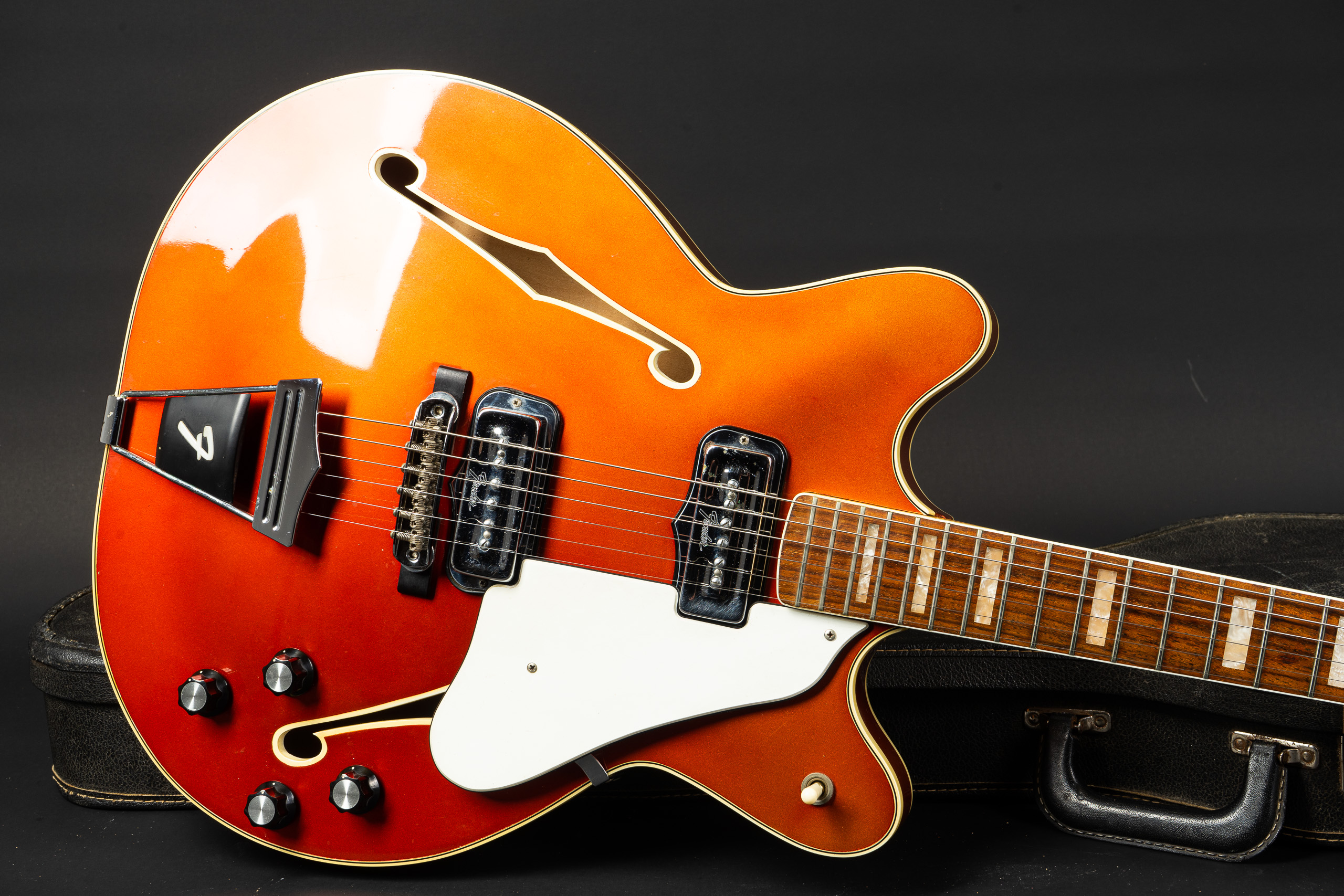 ギター fender coronado II 1967 Fender Coronado II - Candy Apple Red - GuitarPoint
