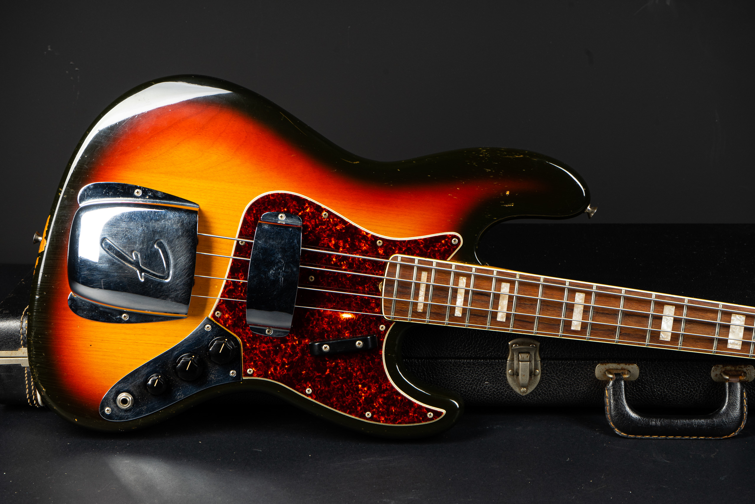 1967 Fender Jazz Bass - Sunburst - GuitarPoint