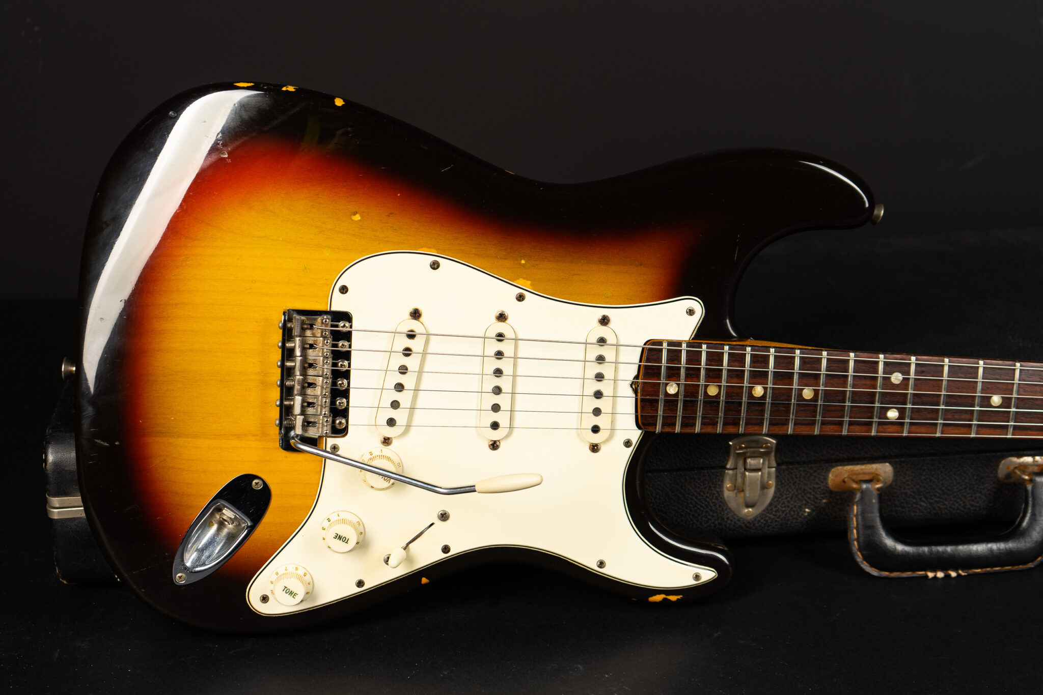 1967 Fender Stratocaster – Sunburst – GuitarPoint