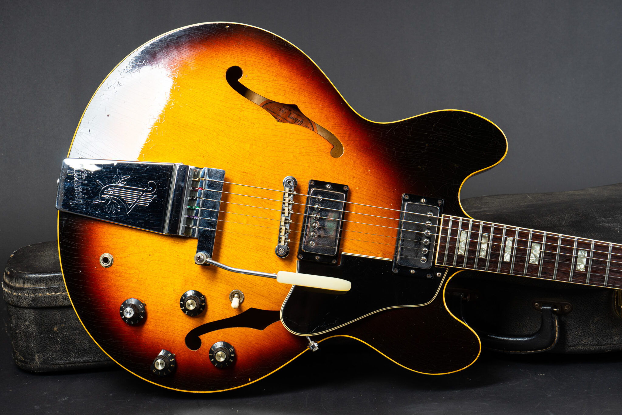 1967 Gibson ES-335TD w/Maestro – Sunburst – GuitarPoint