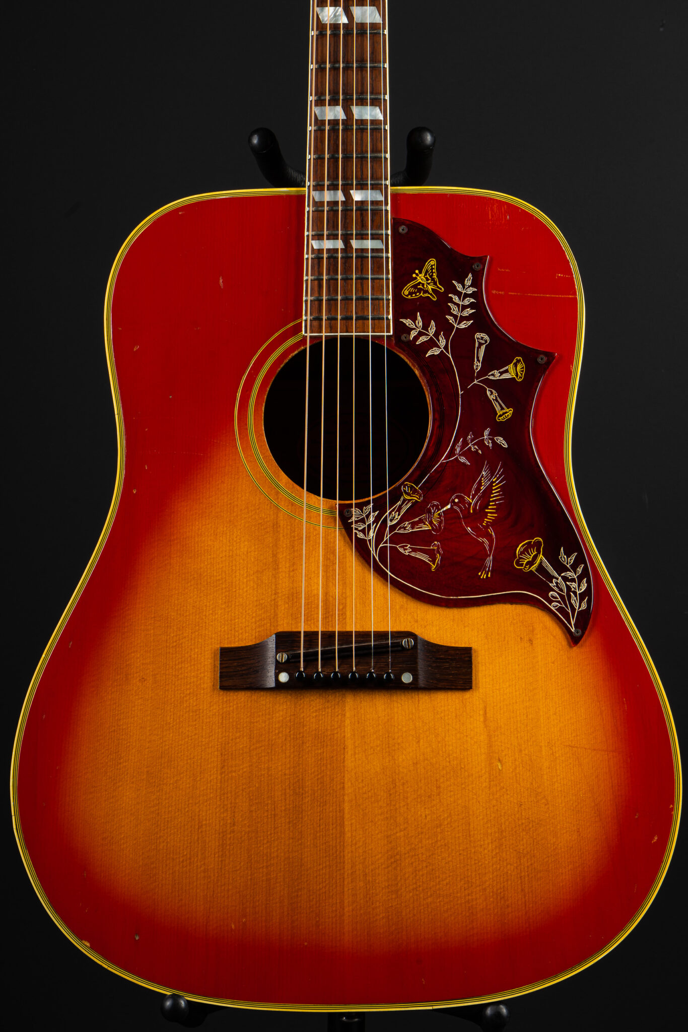 1968 Gibson Hummingbird – Sunburst – GuitarPoint