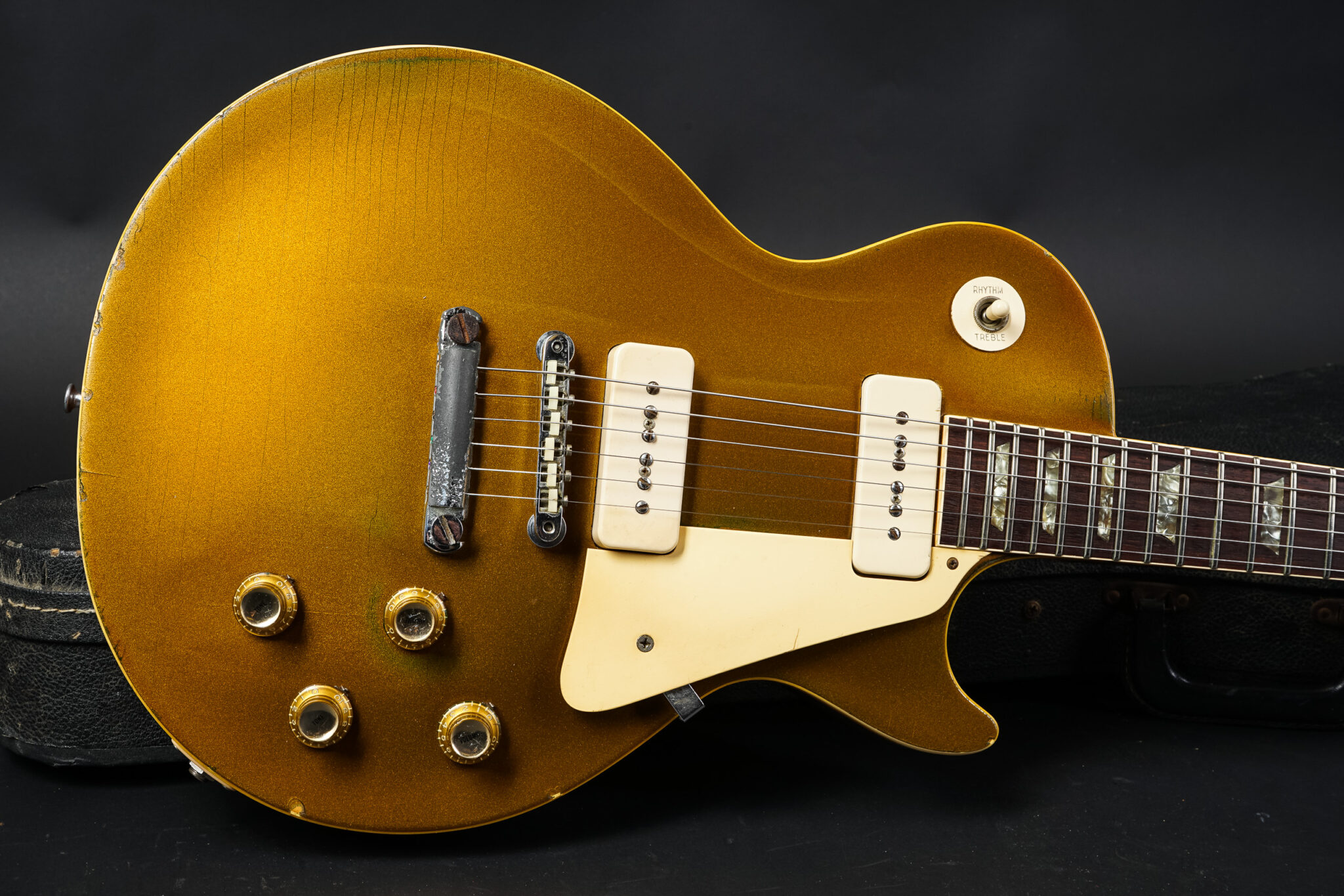 https://guitarpoint.de/app/uploads/products/1968-gibson-les-paul-standard-goldtop-3/1968-Gibson-Les.Paul-Standard-Goldtop-516469-9-2048x1366.jpg