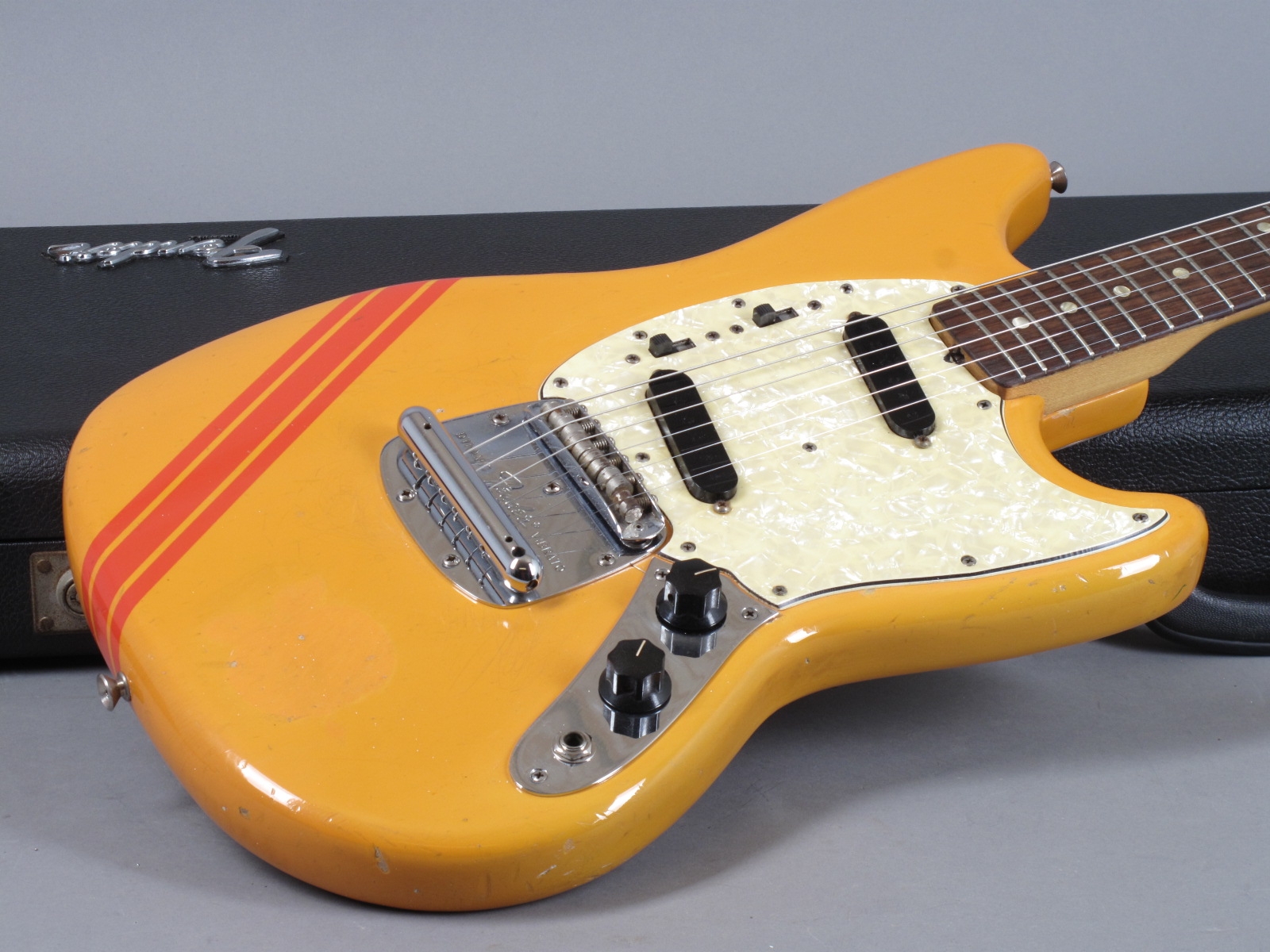 Fender mustang store yellow