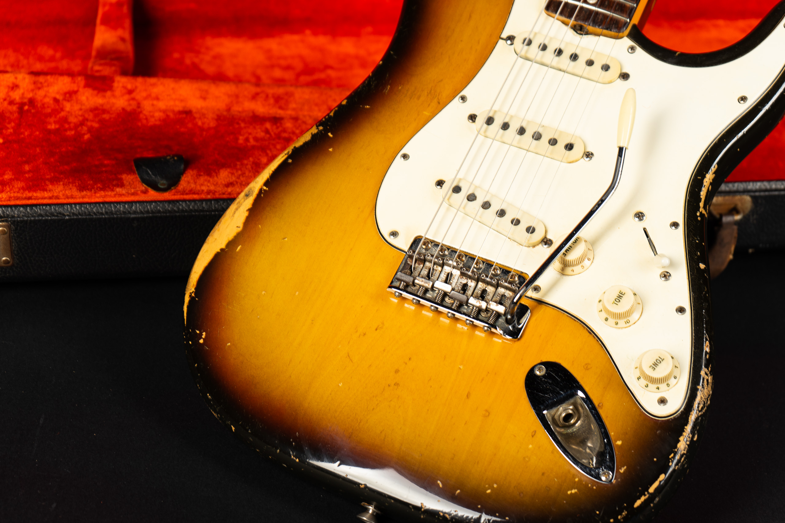 1969 Fender Stratocaster – Sunburst – GuitarPoint