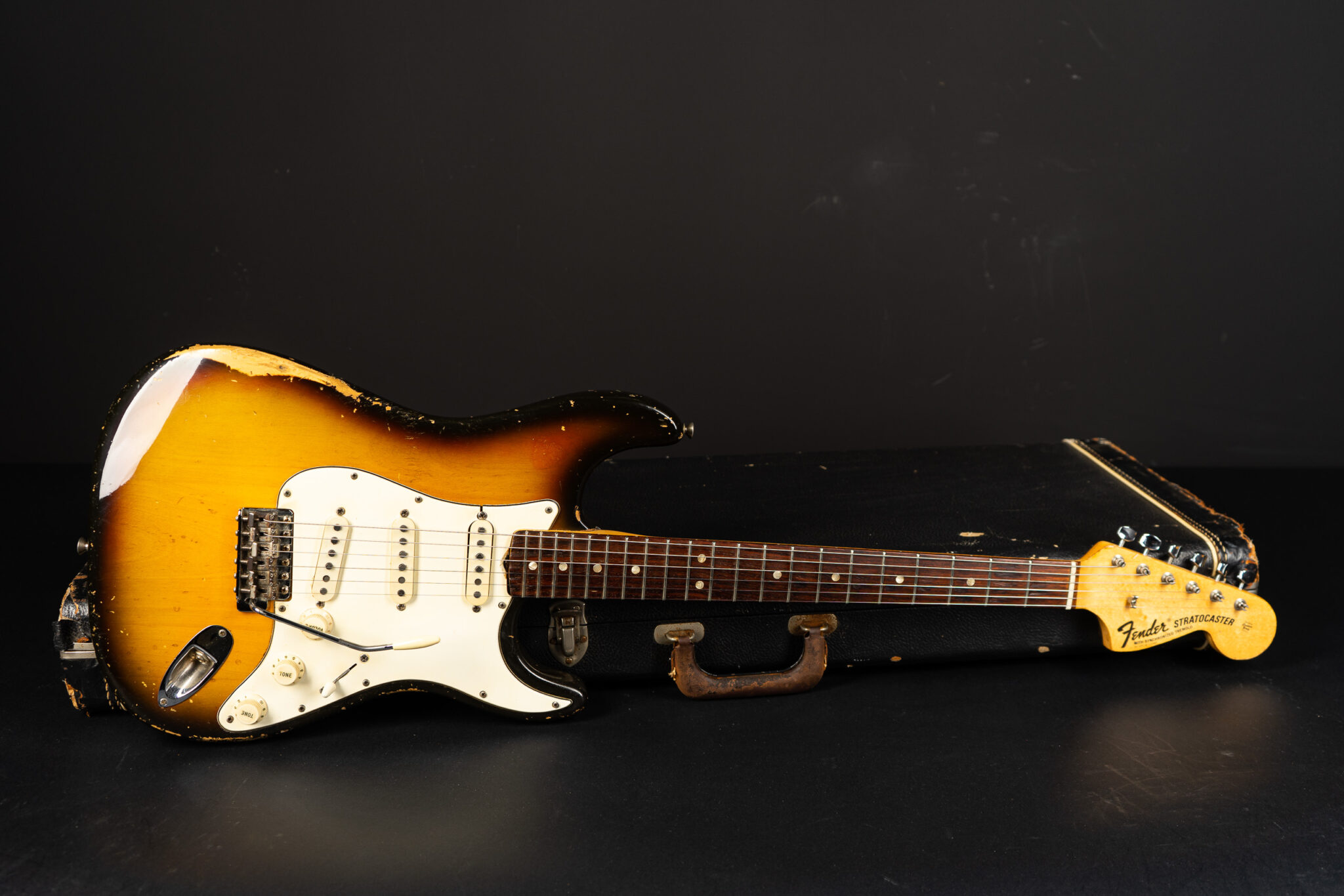 1969 Fender Stratocaster – Sunburst – GuitarPoint